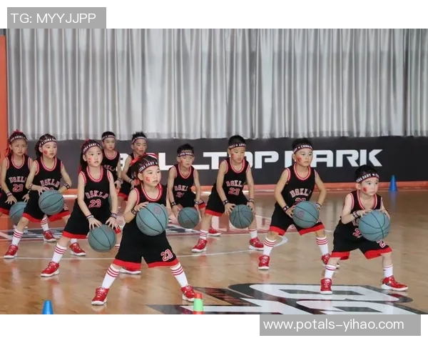 余嘉豪的成长之路与篮球梦想的追逐历程分享